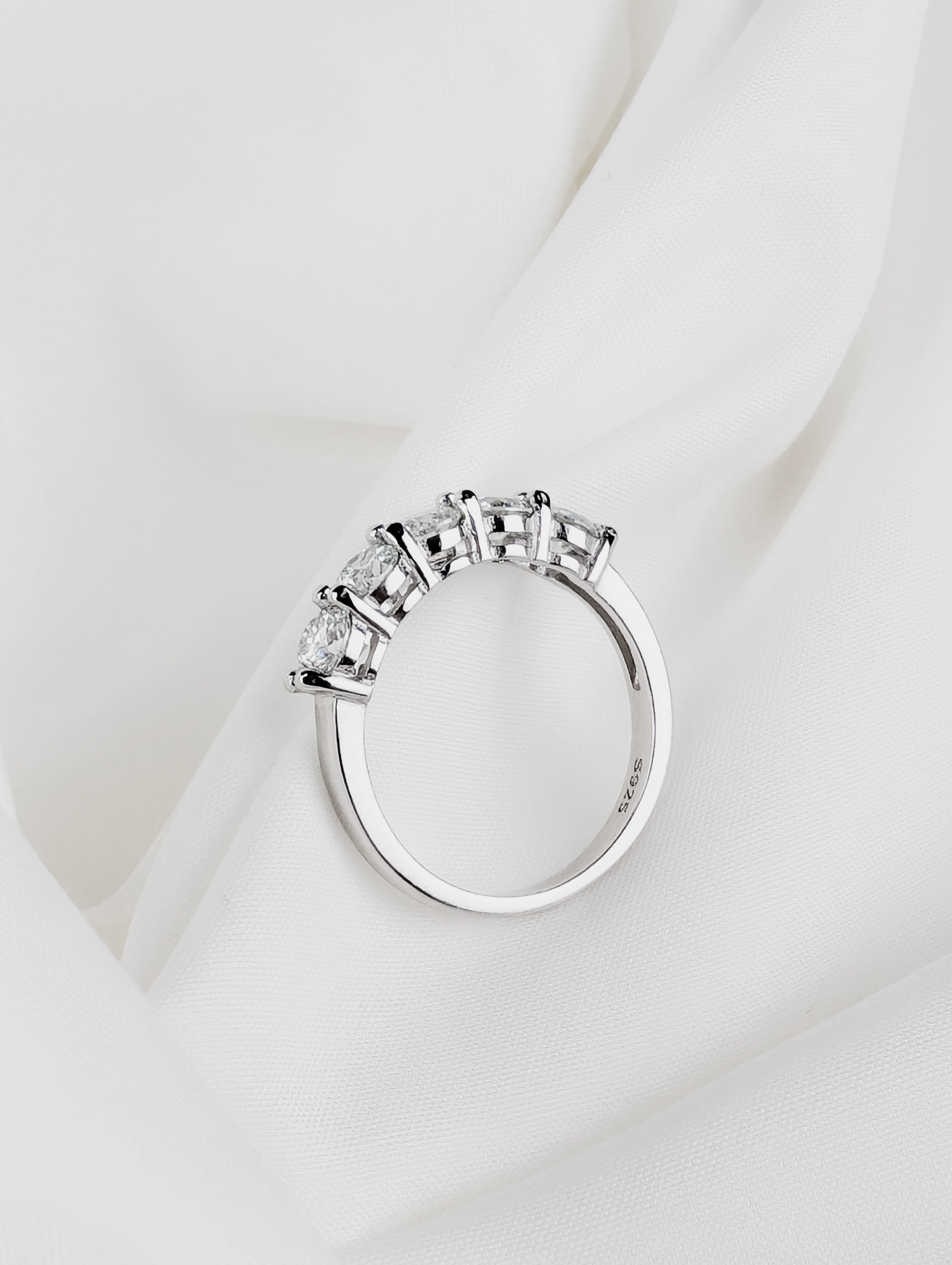 Original Moissanite Diamond Ring 1.5 CT 925 Sterling Silver White Gold Plated.